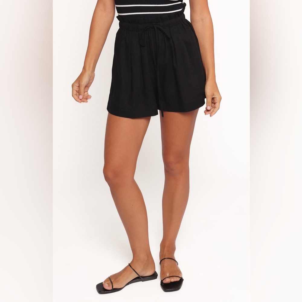 PETAL & PUP Wanda Paperbag Waist Shorts- Black (size 2)